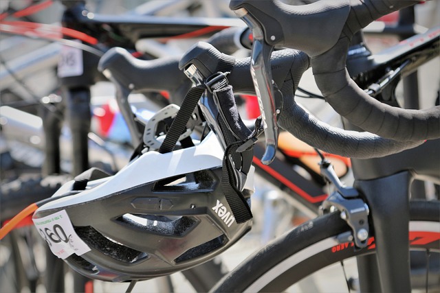 Hvordan en smart cykelhjelm kan redde dit liv på cykelstien
